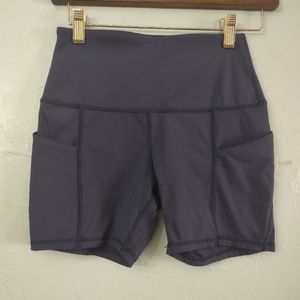 Oalka short for women size XS high waist excellent condition very nice.